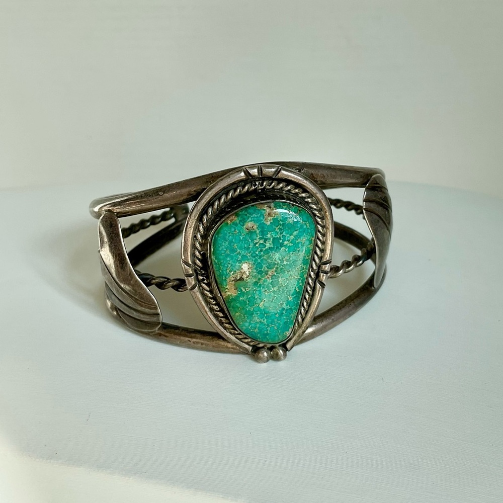 SOLD ❤️ Navajo 1950’s sterling silver turquoise cuff